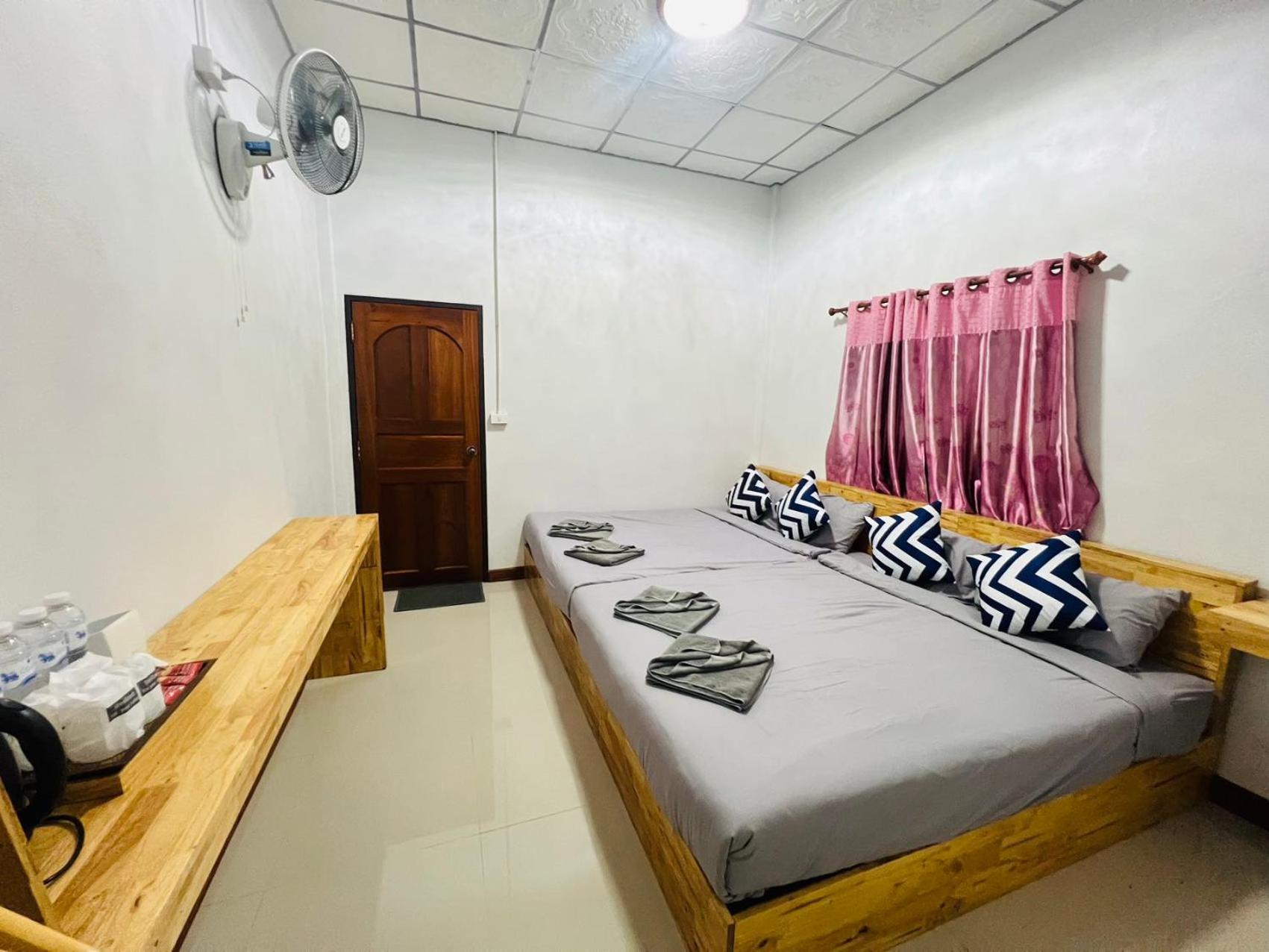 Lungwang Guest House Ban Rak Thai Екстериор снимка
