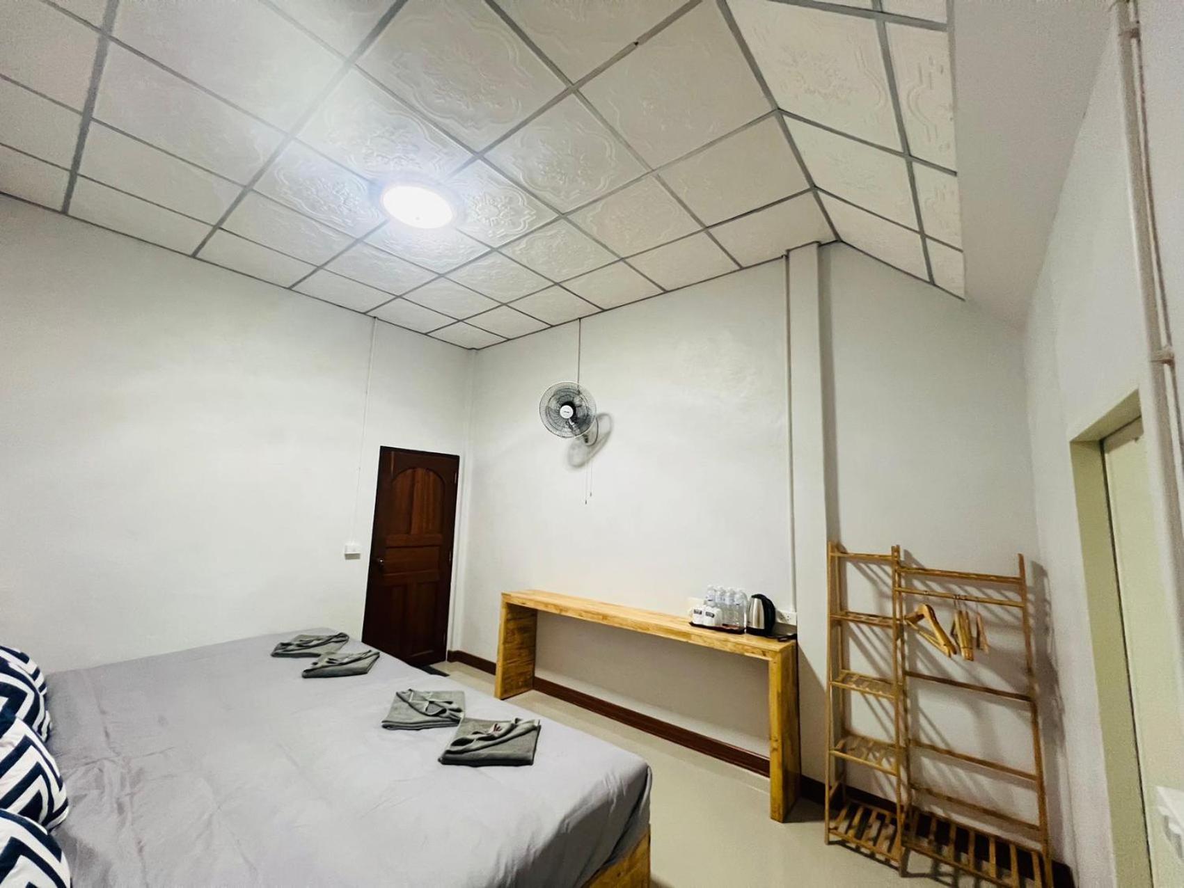 Lungwang Guest House Ban Rak Thai Екстериор снимка