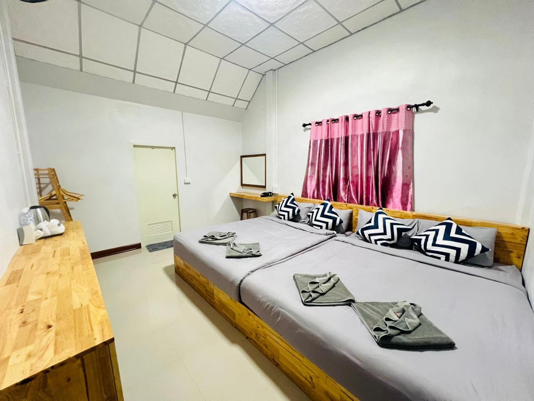 Lungwang Guest House Ban Rak Thai Екстериор снимка