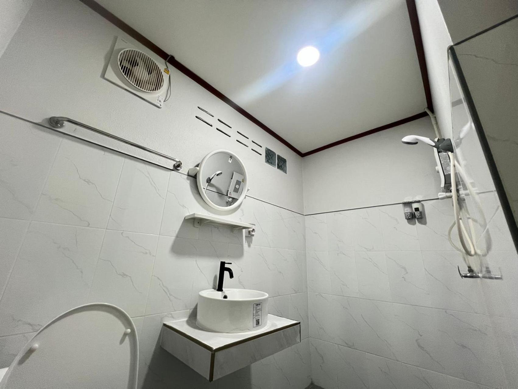 Lungwang Guest House Ban Rak Thai Екстериор снимка